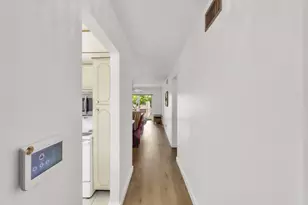 301 Cambridge Rd, Hollywood, FL 33024 - Photo 9