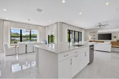 8270 Essex Country Club Drive, Boca Raton, FL 33434 - Photo 17