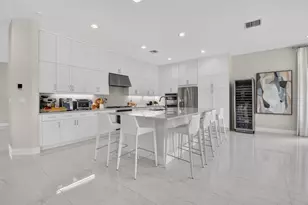 8270 Essex Country Clb Dr, Boca Raton, FL 33434 - Photo 9
