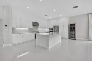 8270 Essex Country Clb Dr, Boca Raton, FL 33434 - Photo 11