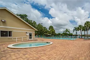 10300 Hidden Springs Ct, Boca Raton, FL 33498 - Photo 7