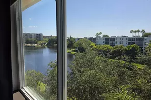 2106 S Cypress Bend Dr, Pompano Beach, FL 33069 - Photo 9