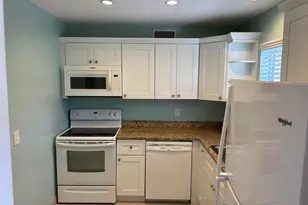705 Lori Dr, Palm Springs, FL 33461 - Photo 9