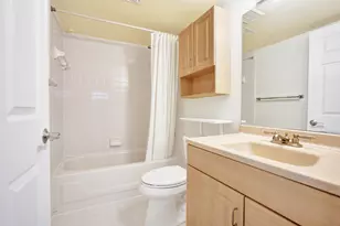 4260 Village Dr, Delray Beach, FL 33445 - Photo 25