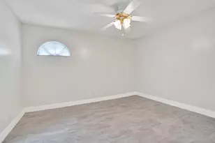 4260 Village Dr, Delray Beach, FL 33445 - Photo 25