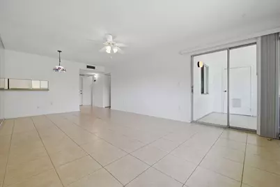 824 SW 9th Street Circle #201, Boca Raton, FL 33486 - Photo 5