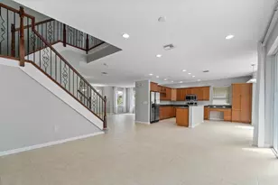 9070 Dupont Pl, Wellington, FL 33414 - Photo 9