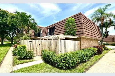 1201 12th Lane, Palm Beach Gardens, FL 33418 - Photo 1