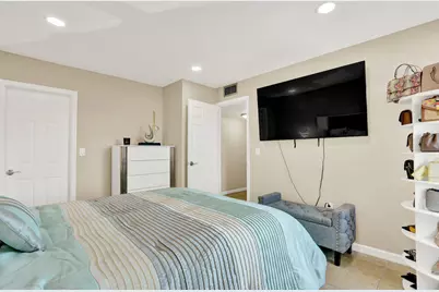 502 Davis Road #12, Palm Springs, FL 33461 - Photo 13