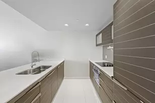200 Biscayne Blvd Way, Miami, FL 33131 - Photo 13