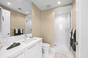 100 E Las Olas Blvd, Fort Lauderdale, FL 33301 - Photo 51
