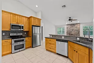 16628 Valencia Blvd, The Acreage, FL 33470 - Photo 9