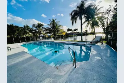 2060 Amesbury Circle, Wellington, FL 33414 - Photo 39