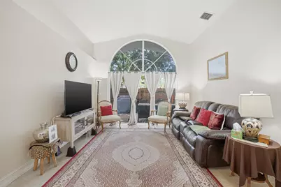 2036 NW 183rd Circle, Pembroke Pines, FL 33029 - Photo 11