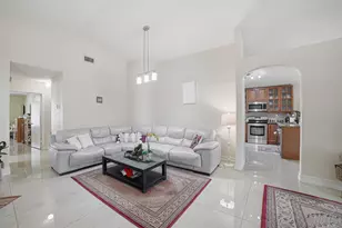 2036 NW 183rd Cir, Pembroke Pines, FL 33029 - Photo 7
