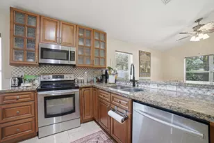 2036 NW 183rd Cir, Pembroke Pines, FL 33029 - Photo 5