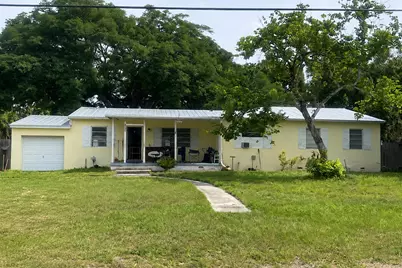 1054 Trinidad Avenue, Fort Pierce, FL 34982 - Photo 1