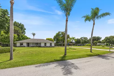 621 NE Town Terrace, Jensen Beach, FL 34957 - Photo 1