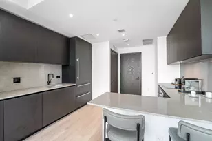 20 NE 11th St, Miami, FL 33132 - Photo 3