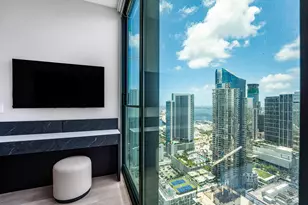 20 NE 11th St, Miami, FL 33132 - Photo 15