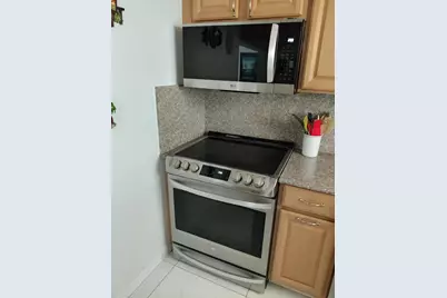 225 Bonnie Boulevard #405, Palm Springs, FL 33461 - Photo 11