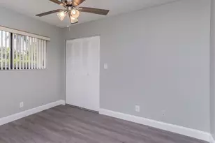 454 Lakeview Dr, Weston, FL 33326 - Photo 9