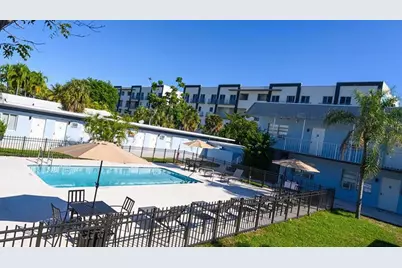 1020 N Victoria Park Road #12, Fort Lauderdale, FL 33304 - Photo 1
