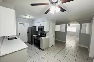 1001 SW 74th Ave, North Lauderdale, FL 33068 - Photo 3