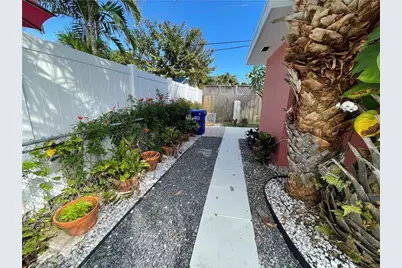 616 NE 11th Avenue, Pompano Beach, FL 33060 - Photo 15