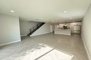 333 NW 41st St, Oakland Park, FL 33309 - Photo 3