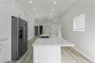 15037 Brighton Lane, Davie, FL 33331 - Photo 11
