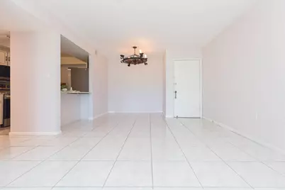 895 N Village Drive N #204, Saint Petersburg, FL 33716 - Photo 9