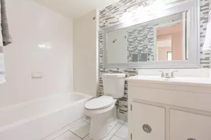895 N Village Dr N, Saint Petersburg, FL 33716 - Photo 25