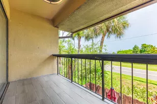 895 N Village Dr N, Saint Petersburg, FL 33716 - Photo 31