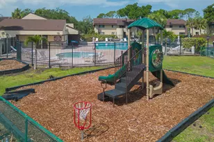 895 N Village Dr N, Saint Petersburg, FL 33716 - Photo 39