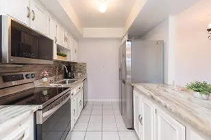 895 N Village Dr N, Saint Petersburg, FL 33716 - Photo 5