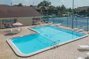 895 N Village Dr N, Saint Petersburg, FL 33716 - Photo 41