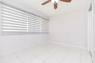 895 N Village Dr N, Saint Petersburg, FL 33716 - Photo 17