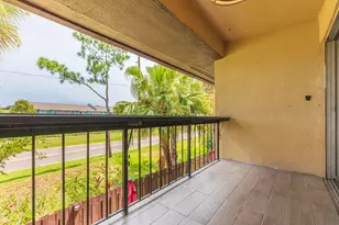 895 N Village Dr N, Saint Petersburg, FL 33716 - Photo 31