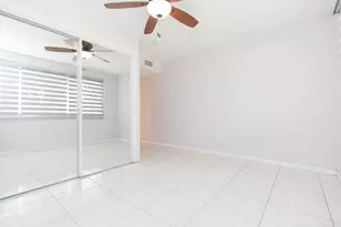 895 N Village Dr N, Saint Petersburg, FL 33716 - Photo 19