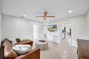 4521 NE 2nd Ave, Oakland Park, FL 33334 - Photo 3