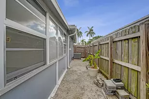 4521 NE 2nd Ave, Oakland Park, FL 33334 - Photo 39