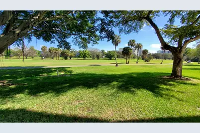 3800 Oaks Clubhouse Drive #112, Pompano Beach, FL 33069 - Photo 23