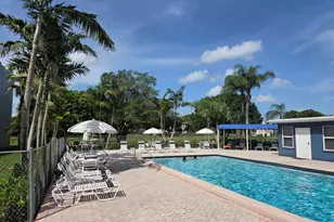 9441 Evergreen Pl, Davie, FL 33324 - Photo 31
