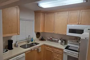 9441 Evergreen Pl, Davie, FL 33324 - Photo 9