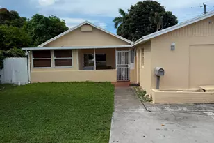 1017 W Lakewood Rd, West Palm Beach, FL 33405 - Photo 1