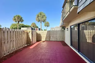 251 Lake Arbor Dr, Palm Springs, FL 33461 - Photo 5