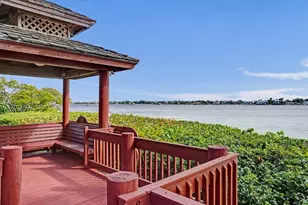 107 Half Moon Cir, Hypoluxo, FL 33462 - Photo 1