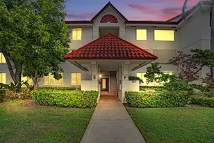 107 Half Moon Cir, Hypoluxo, FL 33462 - Photo 3