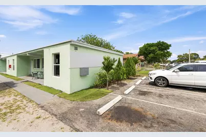 166 SW 3rd Street #A-d, Deerfield Beach, FL 33441 - Photo 3